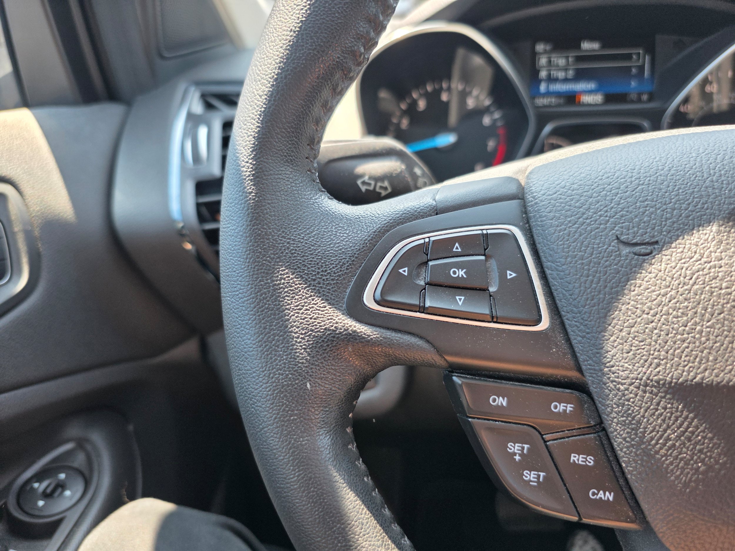Certified 2019 Ford Escape Titanium AWD/4WD image 15