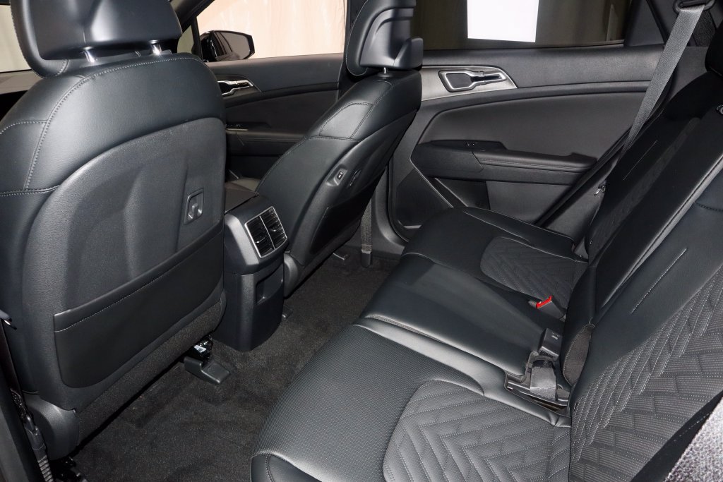 Used 2026 Kia Sportage X-Line w/ X-Line Premium Package AWD/4WD image 21