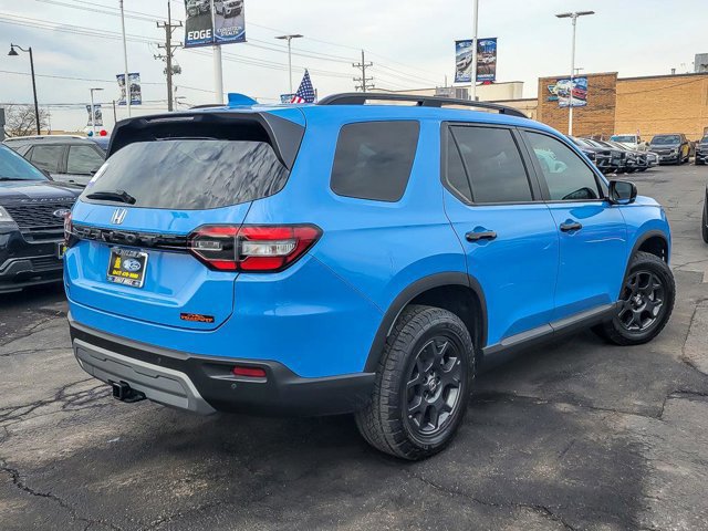 Used 2025 Honda Pilot TrailSport image 6