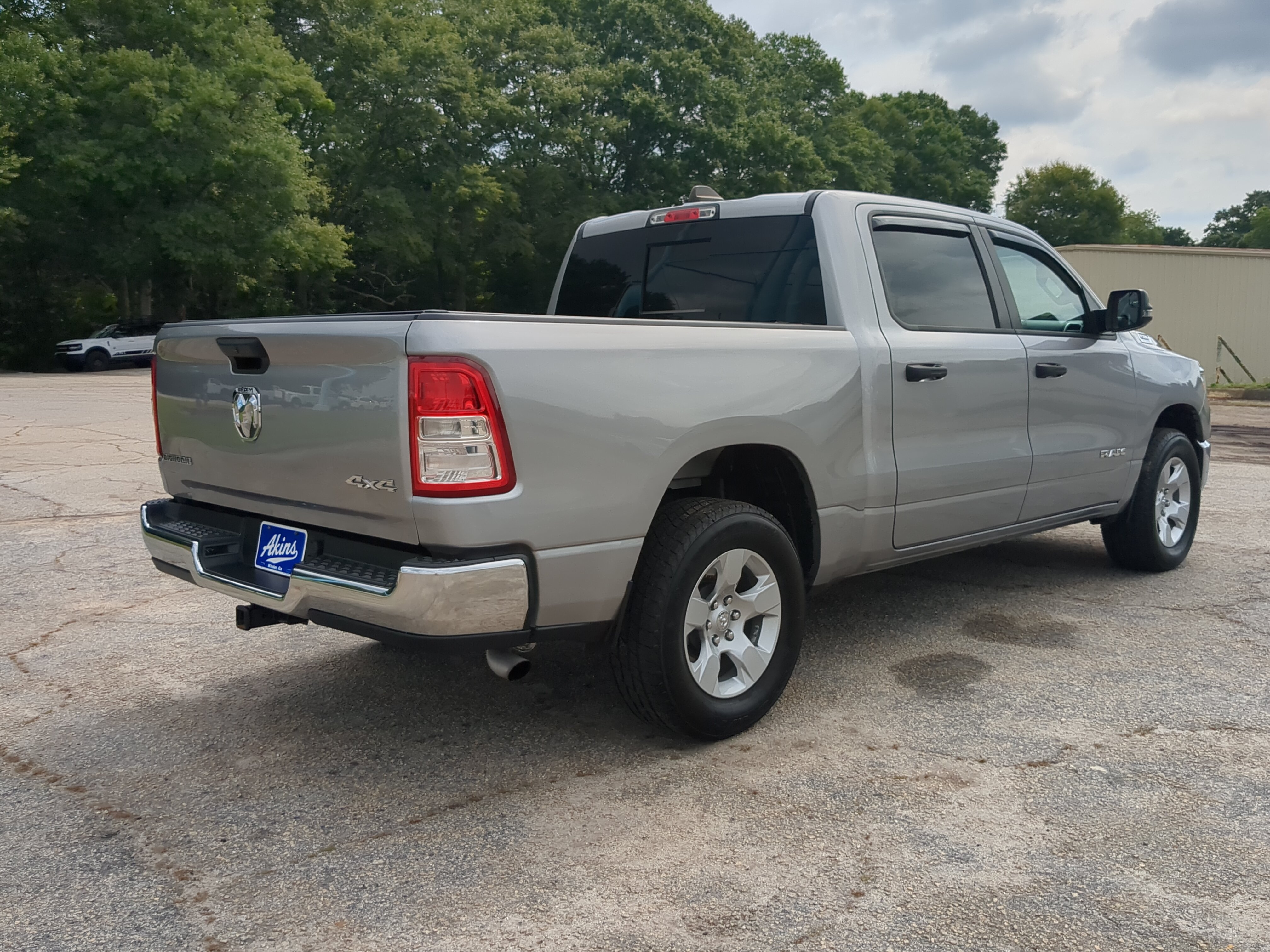 Used 2023 RAM 1500 Big Horn AWD/4WD image 3