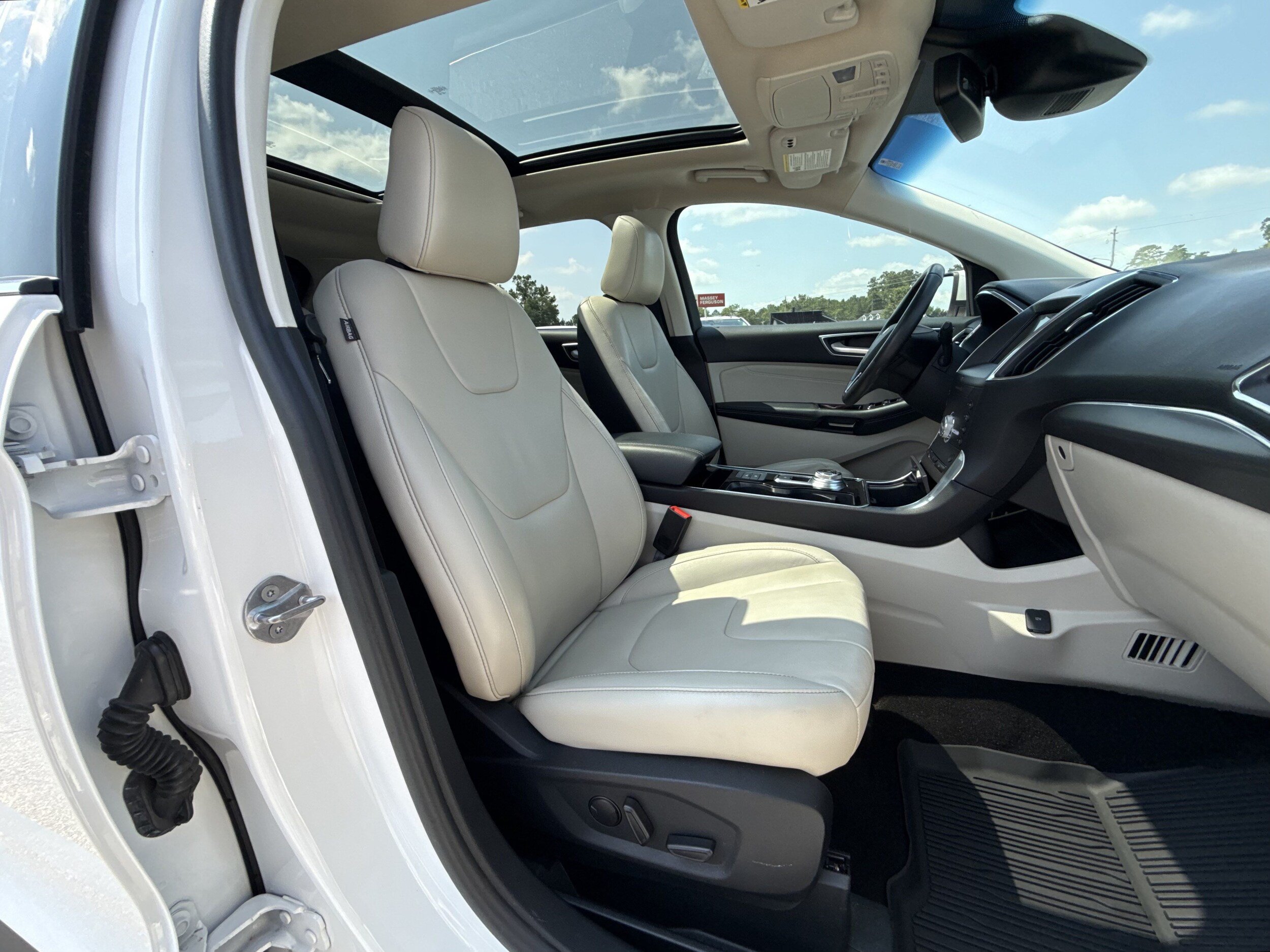 Certified 2020 Ford Edge Titanium FWD image 11