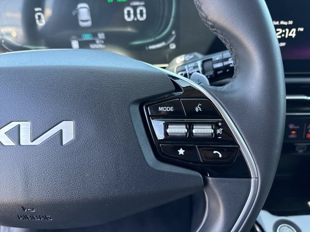 Used 2024 Kia Niro EX FWD image 22