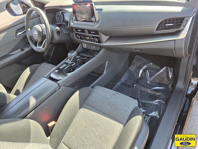Used 2023 Nissan Rogue SV FWD image 17