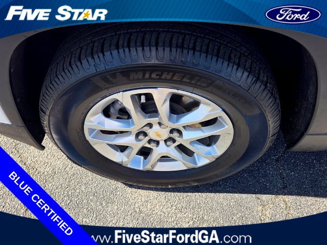 Used 2023 Chevrolet Traverse LS w/ Safety Package FWD image 10
