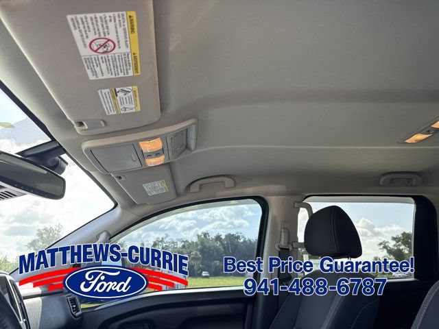 Used 2021 Nissan Titan SV w/ SV Convenience Package AWD/4WD image 11