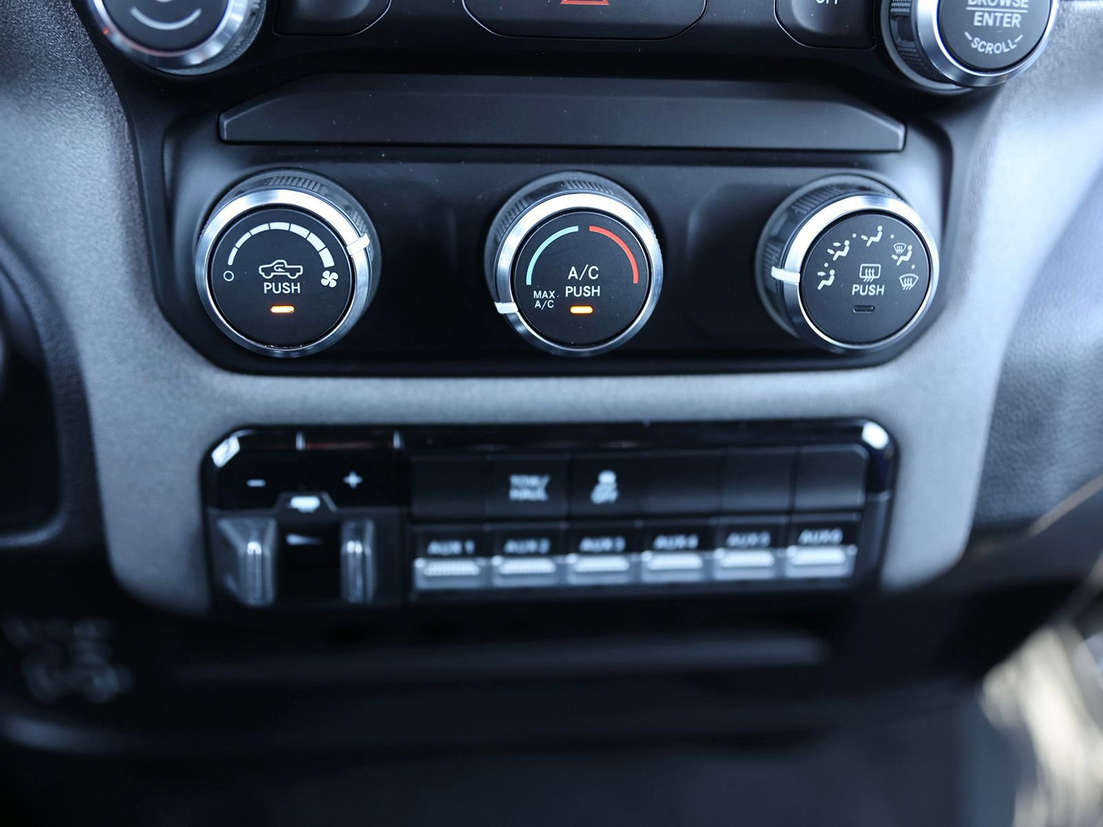 Used 2024 RAM 2500 Tradesman w/ Chrome Appearance Group image 27