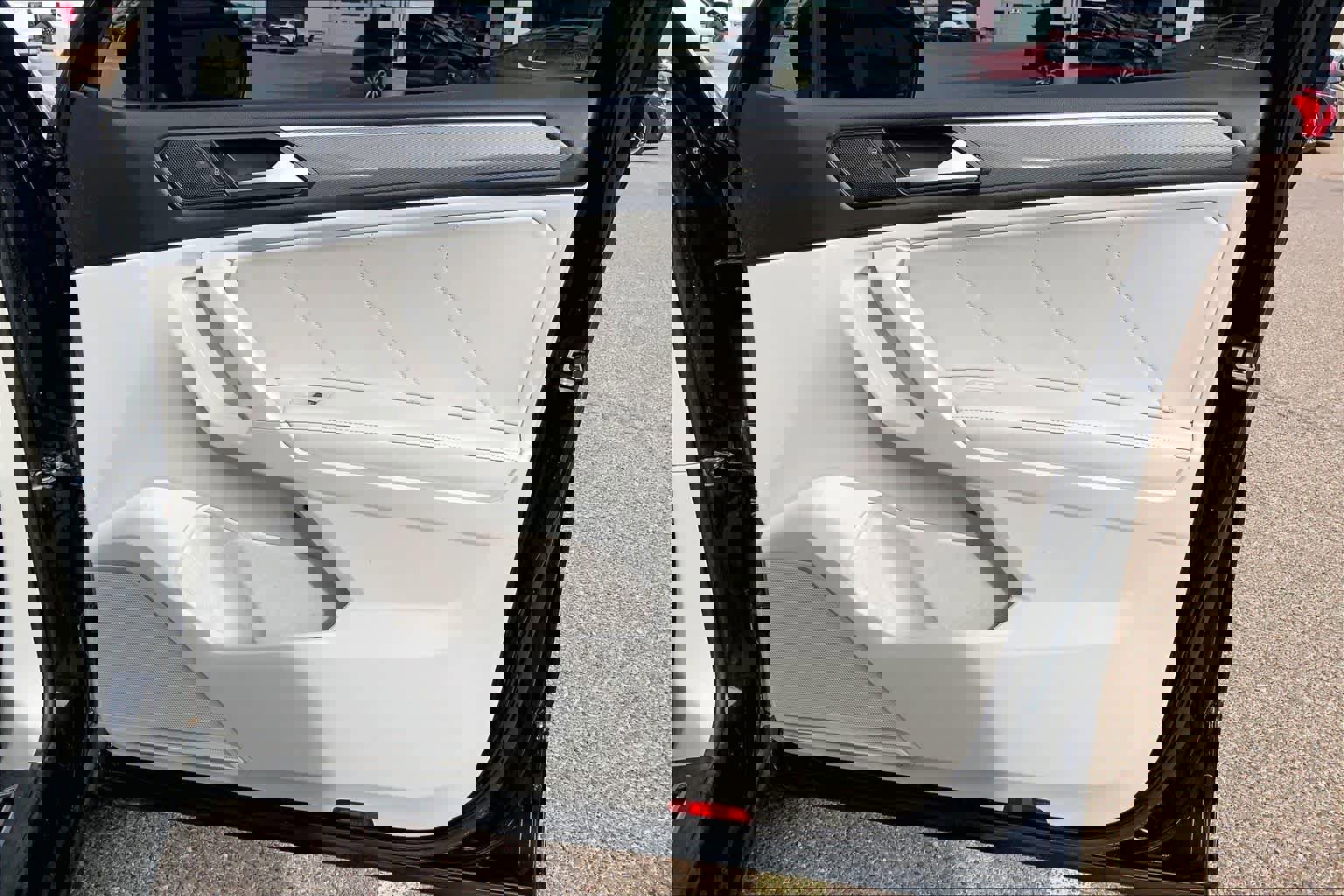 Used 2024 Volkswagen Tiguan SE R-Line image 22