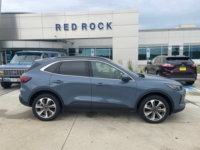 Certified 2024 Ford Escape Platinum AWD/4WD image 3