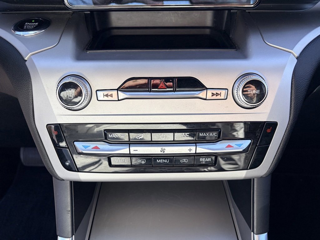 Certified 2021 Ford Explorer XLT w/ Equipment Group 202A image 12