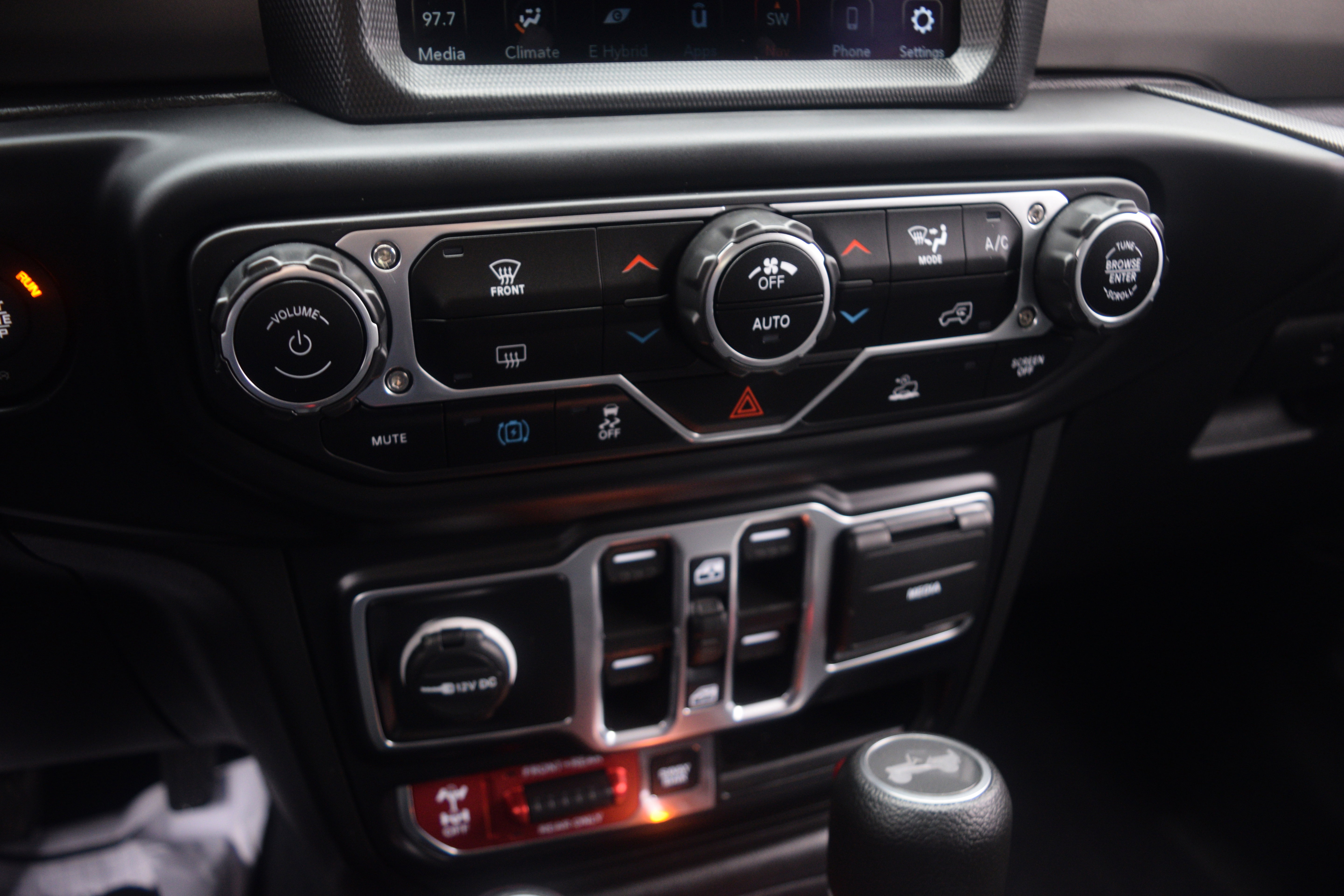 Used 2022 Jeep Wrangler Unlimited Rubicon w/ Steel Bumper Group image 11