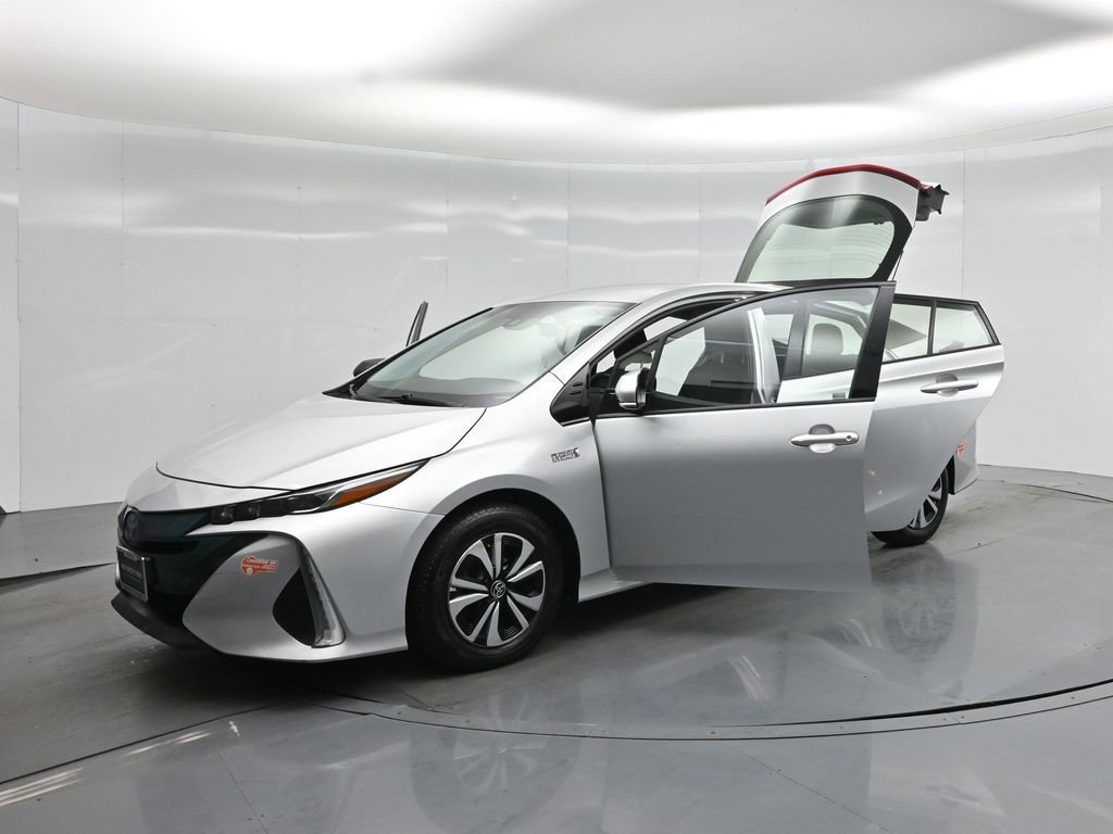 Used 2018 Toyota Prius Prime Plus w/ Carpet Mat Package FWD image 24