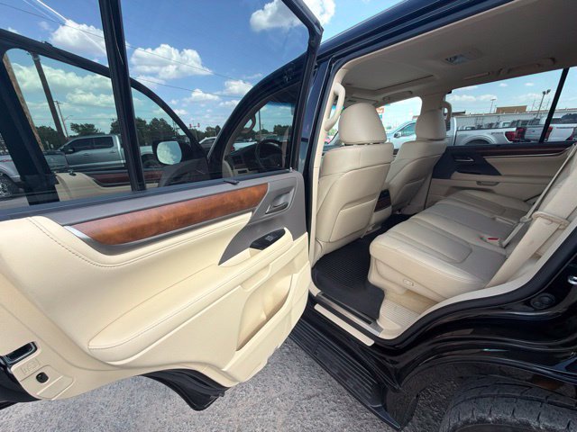 Used 2021 Lexus LX 570 4WD w/ Luxury Package image 14