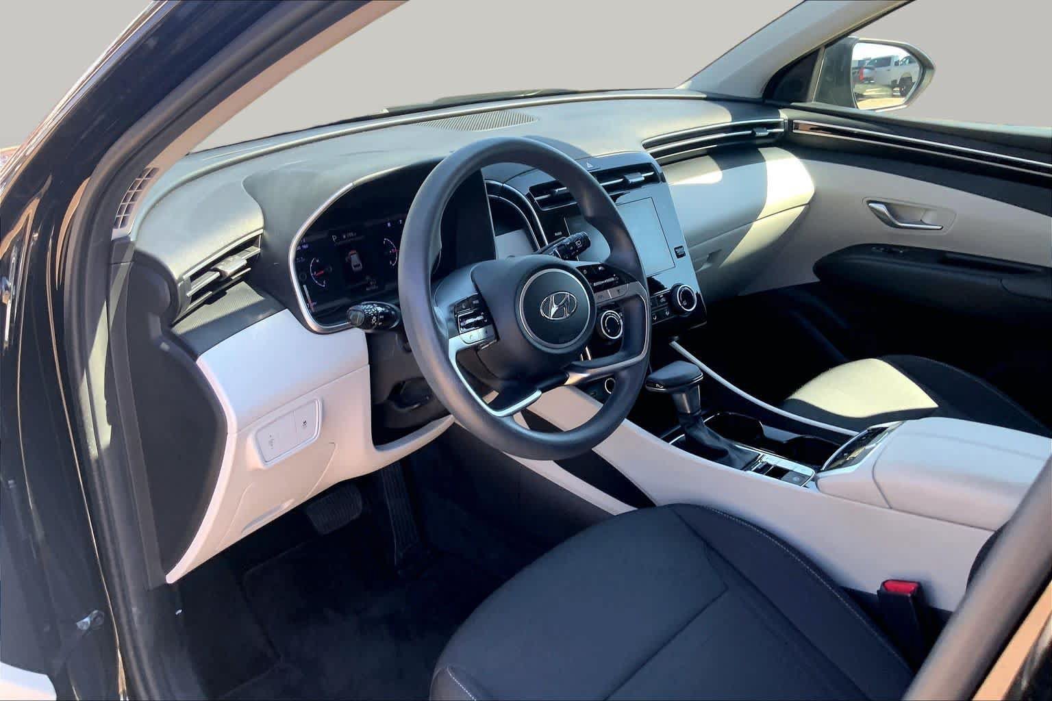 Used 2022 Hyundai Tucson SEL FWD image 18