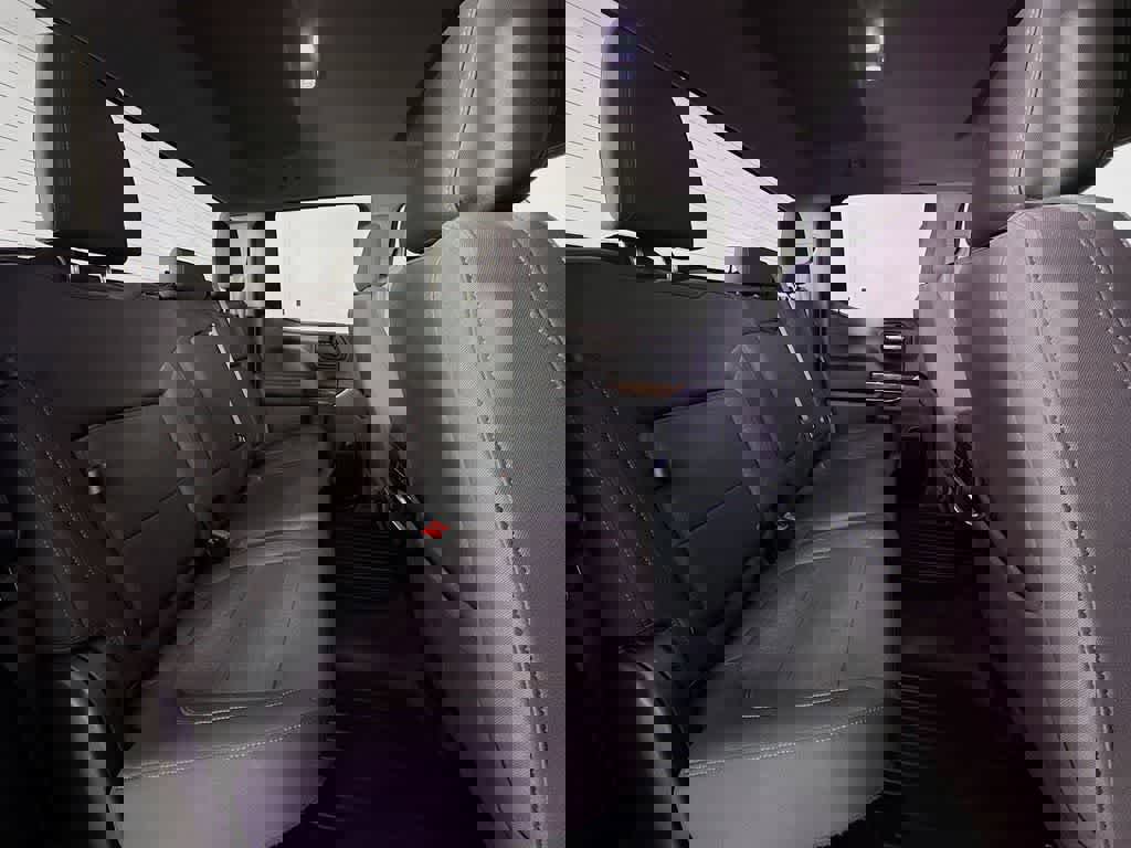 Used 2020 GMC Sierra 1500 Elevation image 31