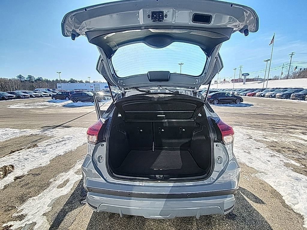 Used 2023 Nissan Kicks SR w/ SR Premium Package image 21