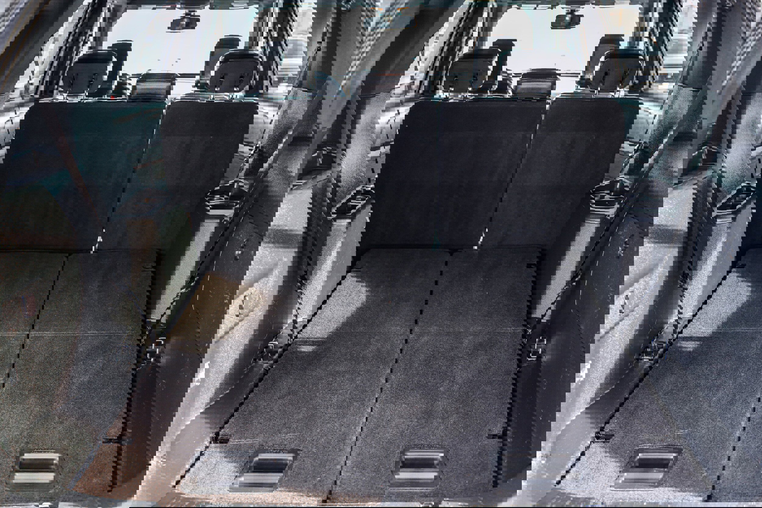 Certified 2018 Ford Explorer XLT w/ Equipment Group 202A image 13