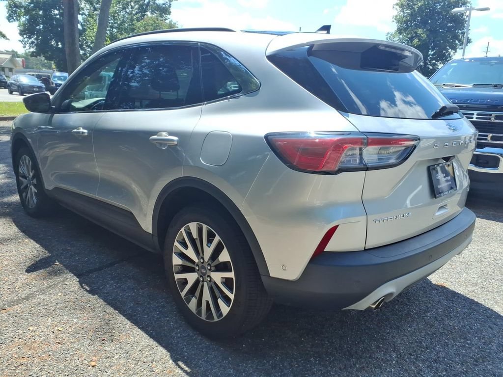 Certified 2020 Ford Escape Titanium w/ Titanium Premium Package 2.0 AWD/4WD image 4
