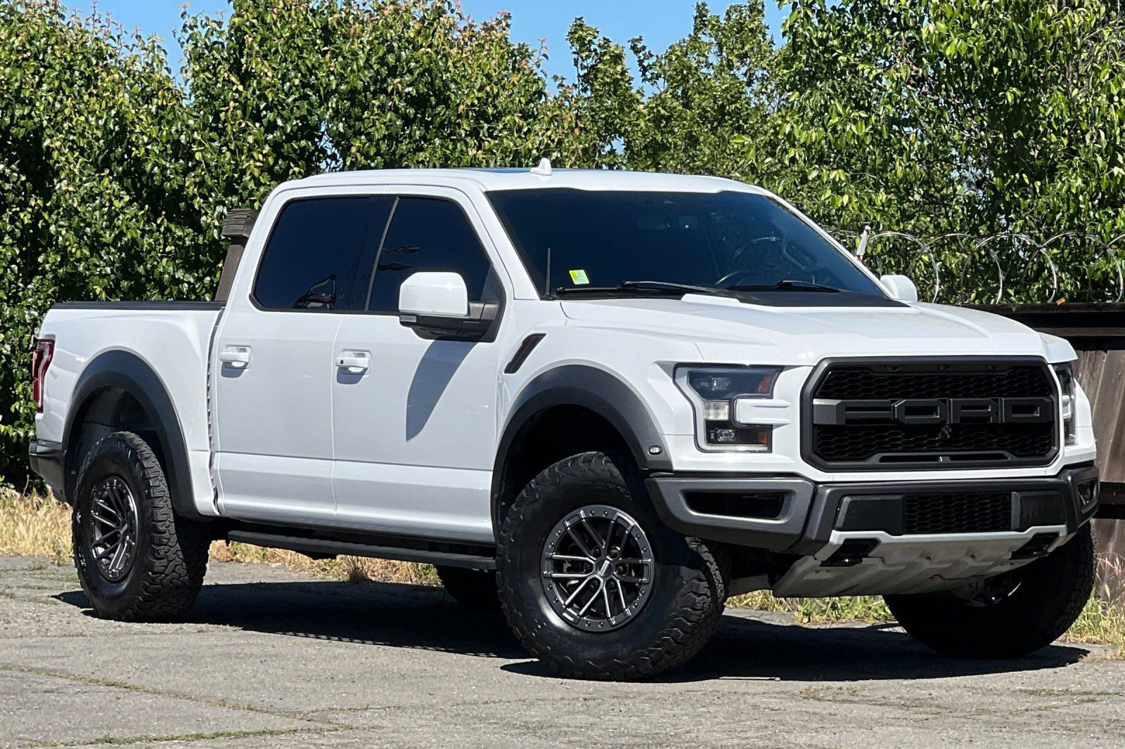 Certified 2020 Ford F150 Raptor w/ Equipment Group 802A Luxury image 8
