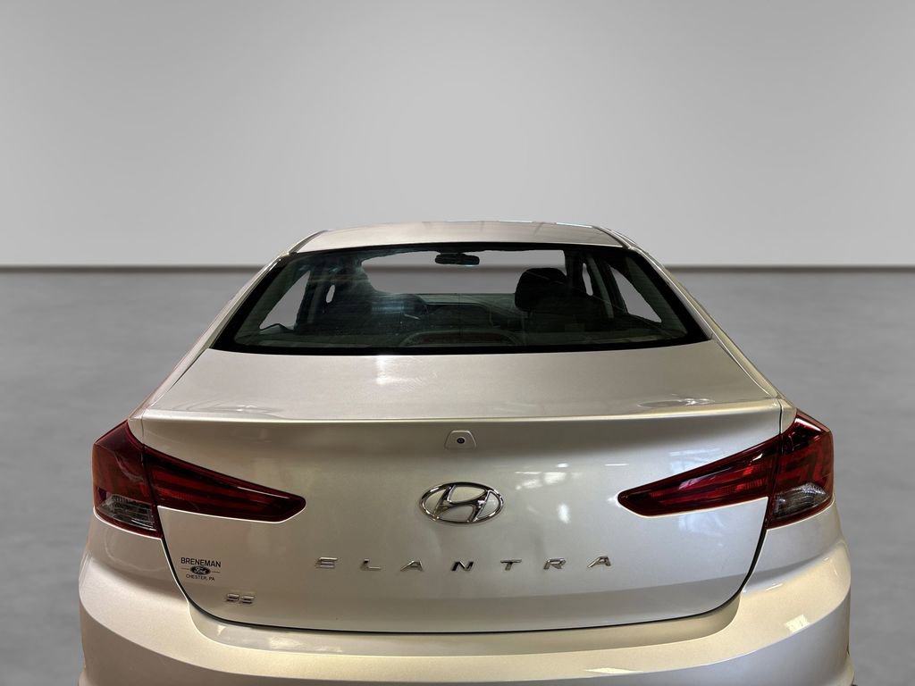 Used 2019 Hyundai Elantra SE w/ Cargo Package FWD image 16