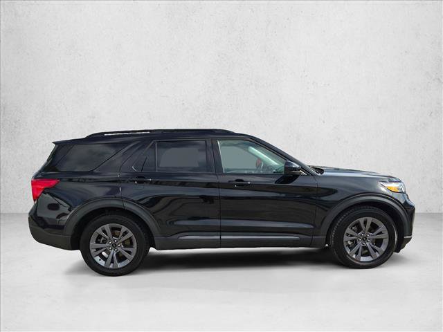 Certified 2022 Ford Explorer XLT w/ Equipment Group 202A RWD image 4