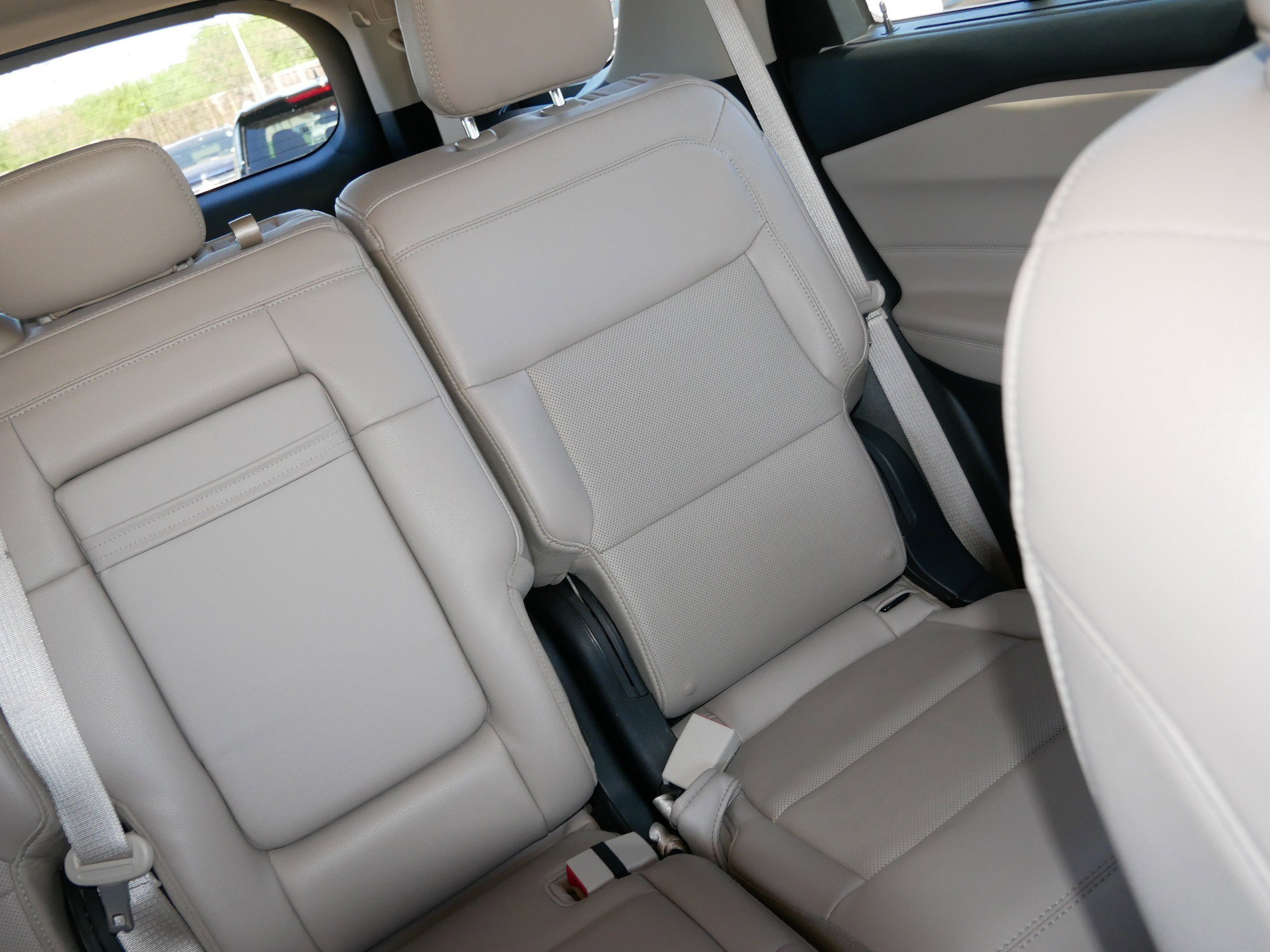 Certified 2023 Ford Explorer Limited AWD/4WD image 14
