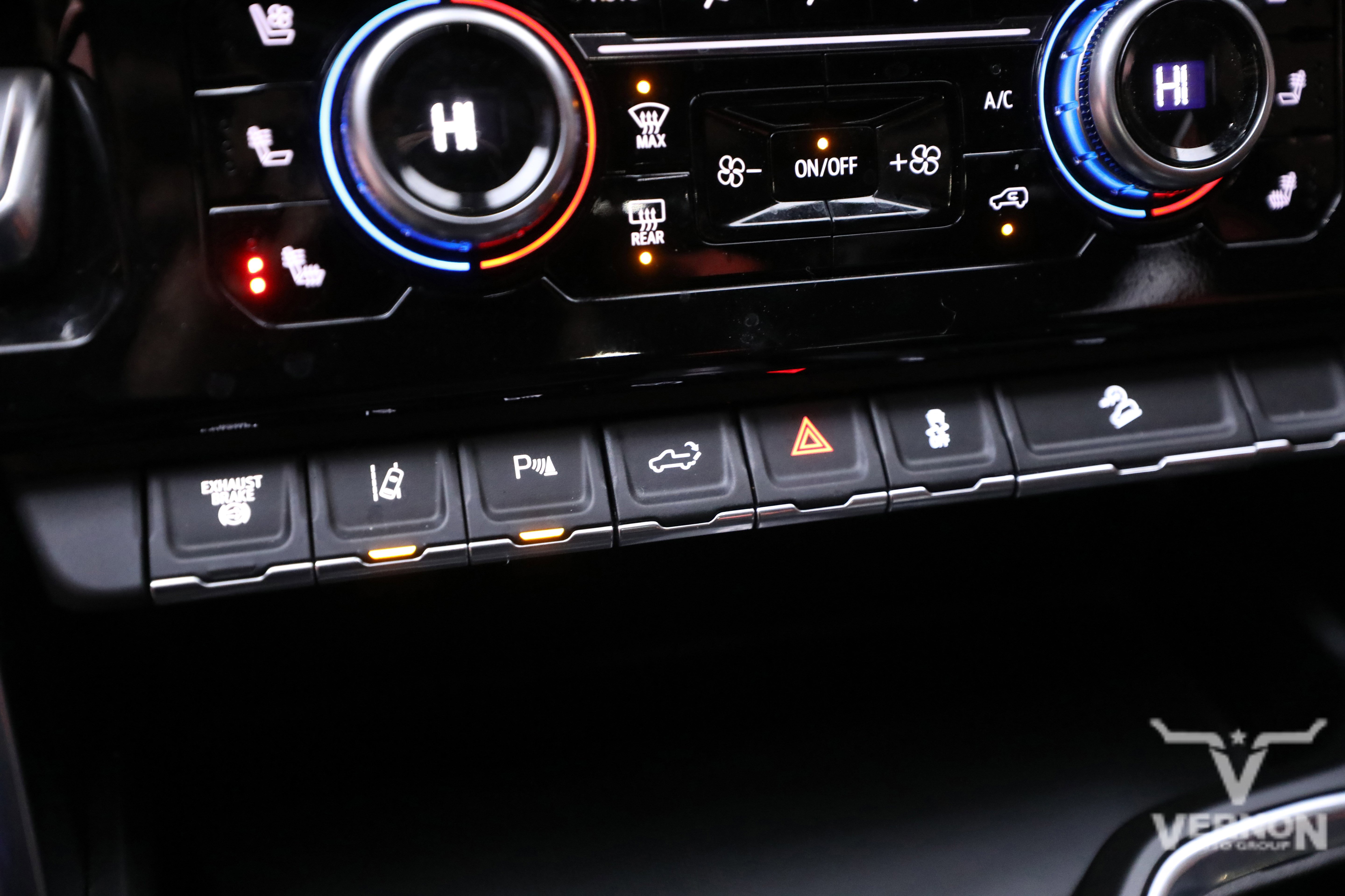 Used 2024 GMC Sierra 2500 Denali w/ Denali Reserve Package image 28