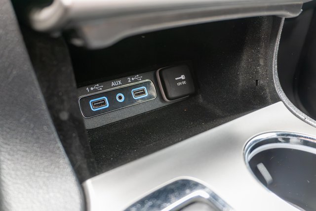 Used 2018 Jeep Grand Cherokee Laredo AWD/4WD image 26