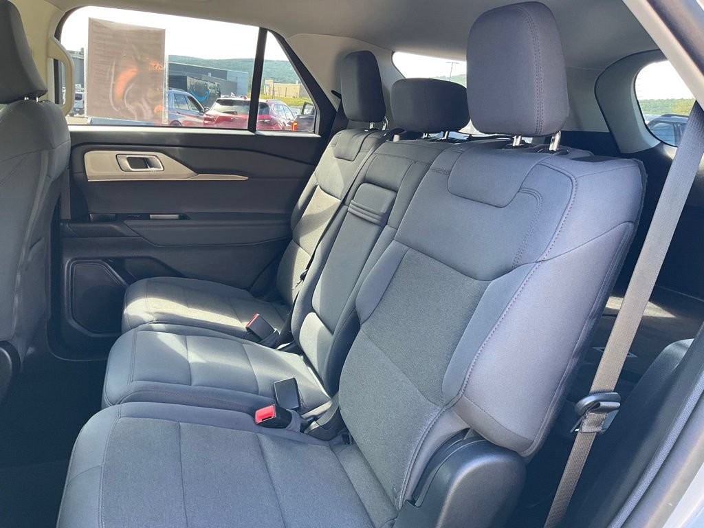 Certified 2025 Ford Explorer Active AWD/4WD image 21