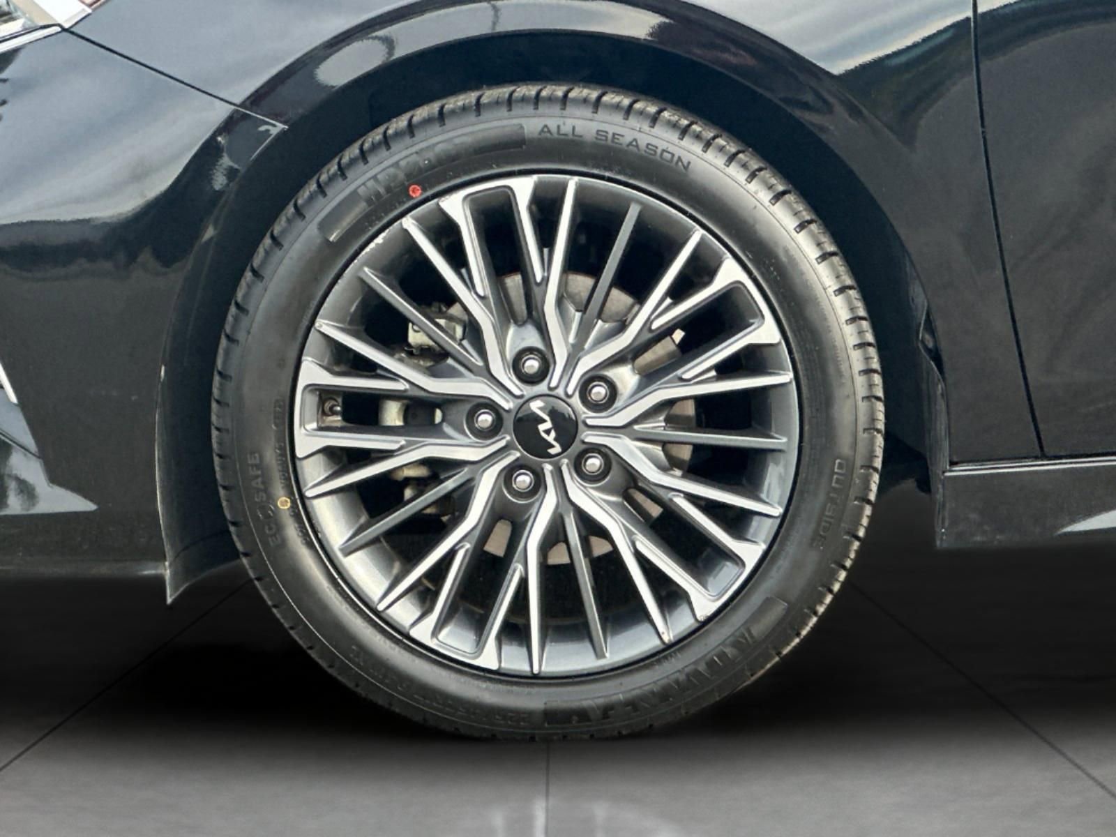 Used 2023 Kia Forte GT-Line image 24