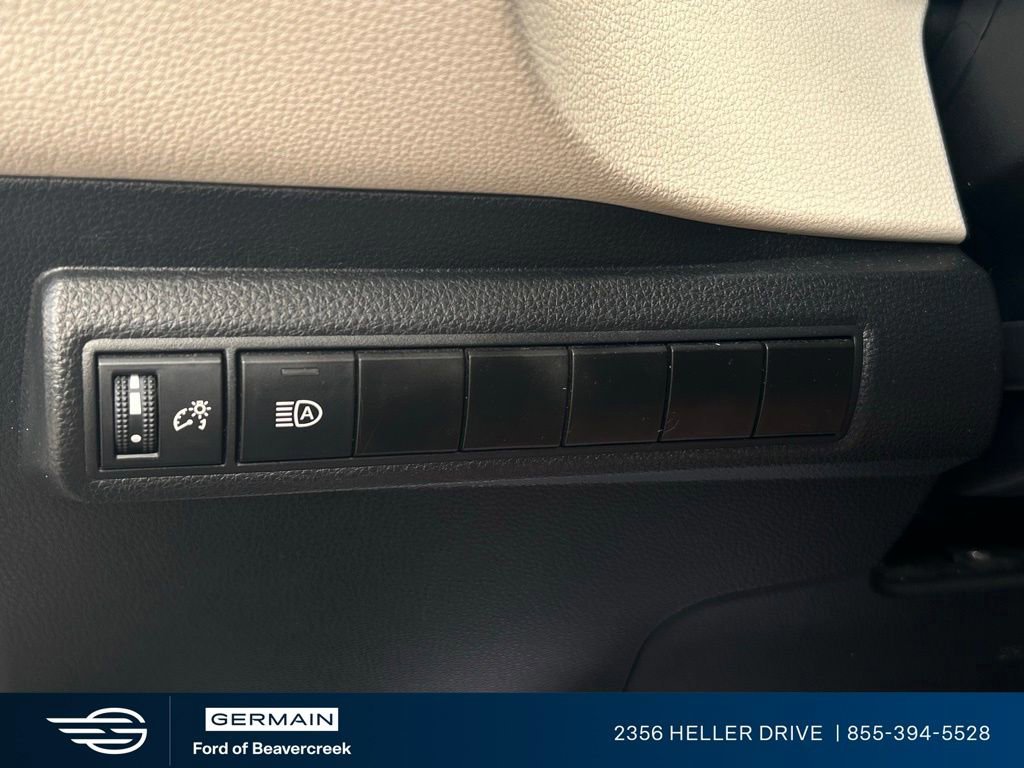 Used 2022 Toyota Corolla LE FWD image 25