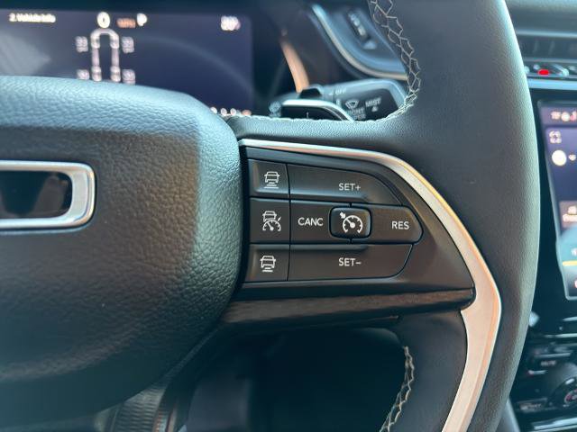 Used 2023 Jeep Grand Cherokee L Laredo image 22