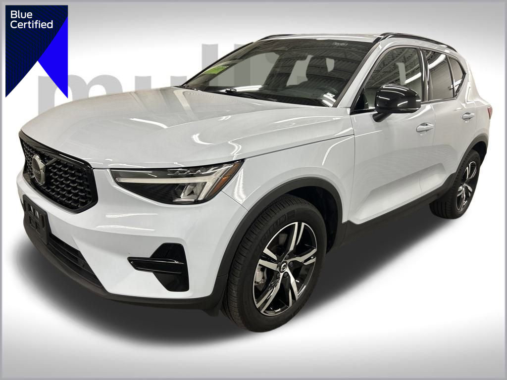 Used 2024 Volvo XC40 B5 Core