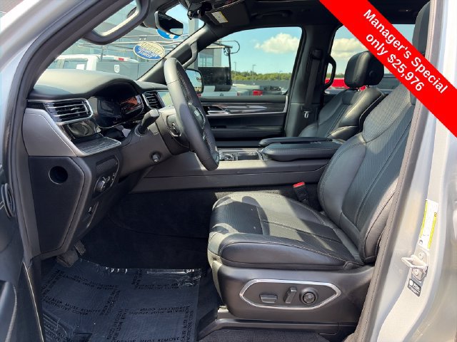 Used 2022 Jeep Wagoneer Series II w/ Convenience Group I AWD/4WD image 18
