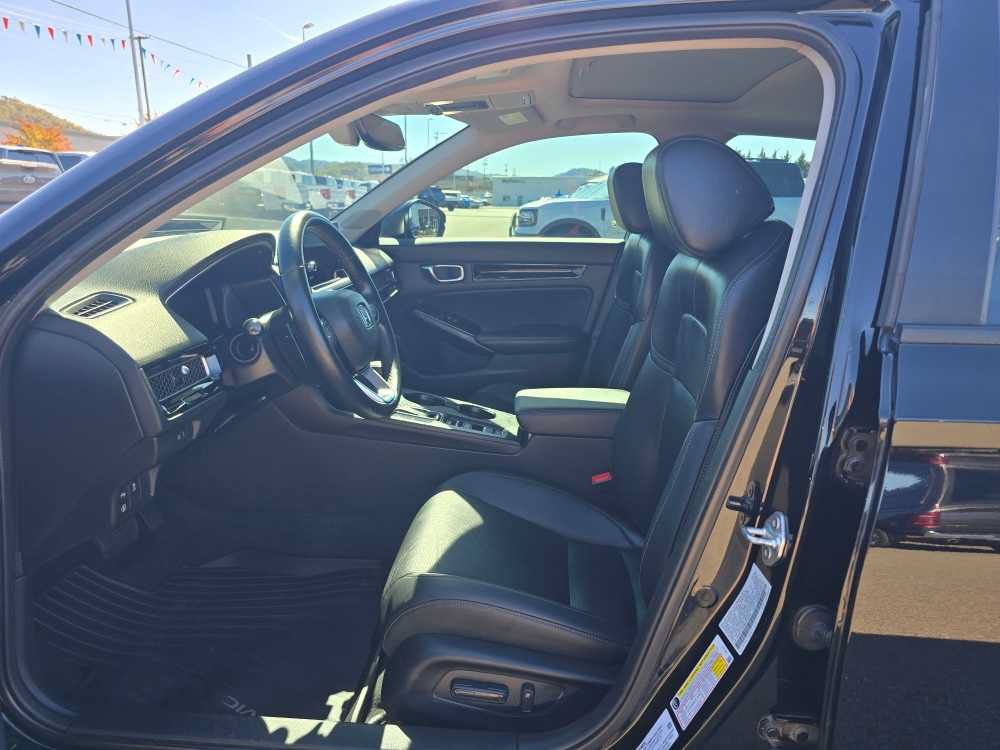 Used 2022 Honda Civic Touring image 9