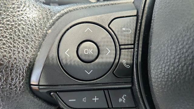 Used 2025 Toyota RAV4 XLE FWD image 22