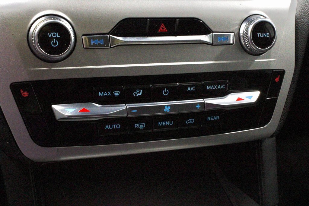 Certified 2022 Ford Explorer XLT w/ Class IV Trailer Tow Package image 30