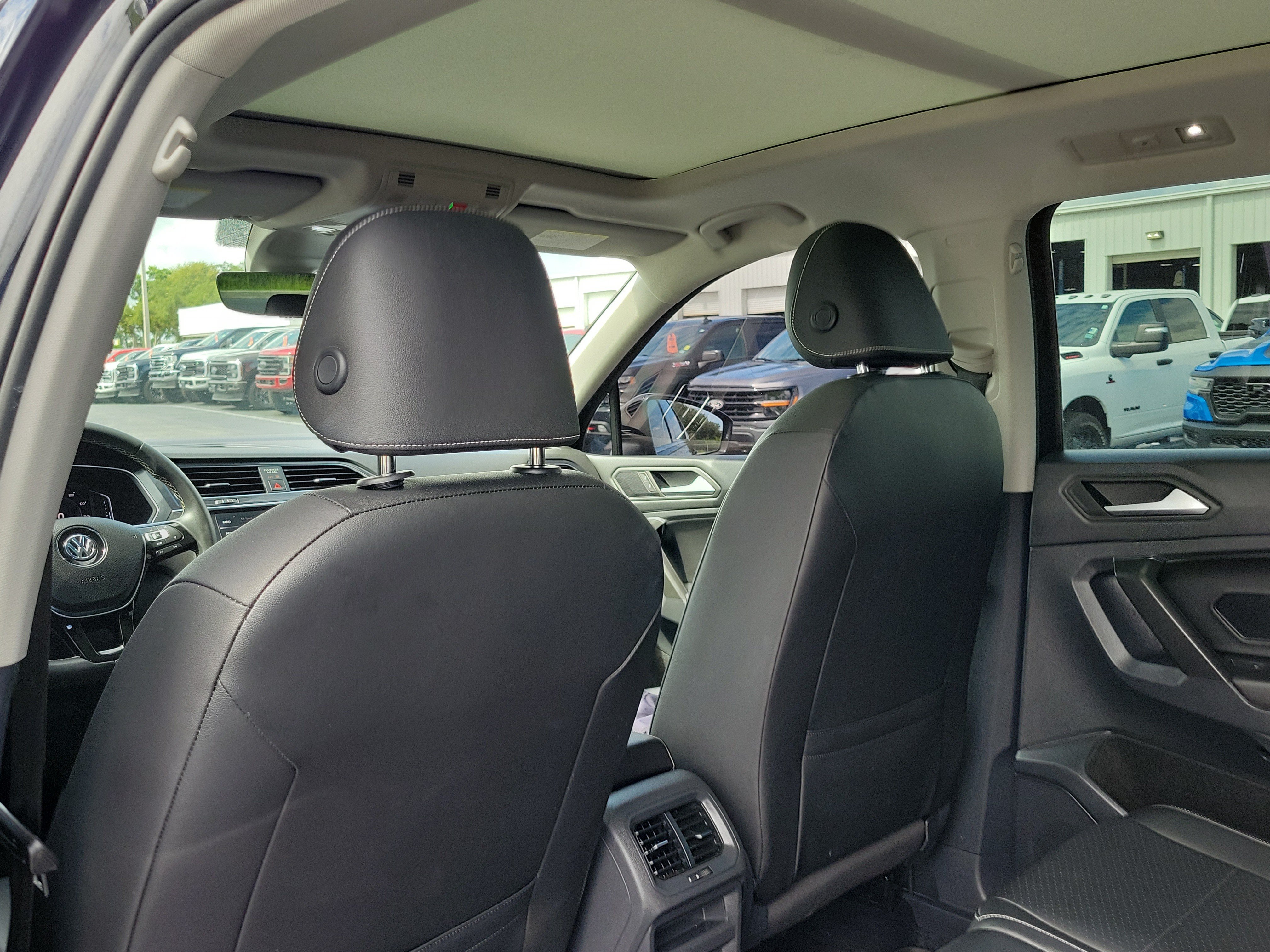Used 2021 Volkswagen Tiguan SEL w/ 3rd Row Seat Package AWD/4WD image 14