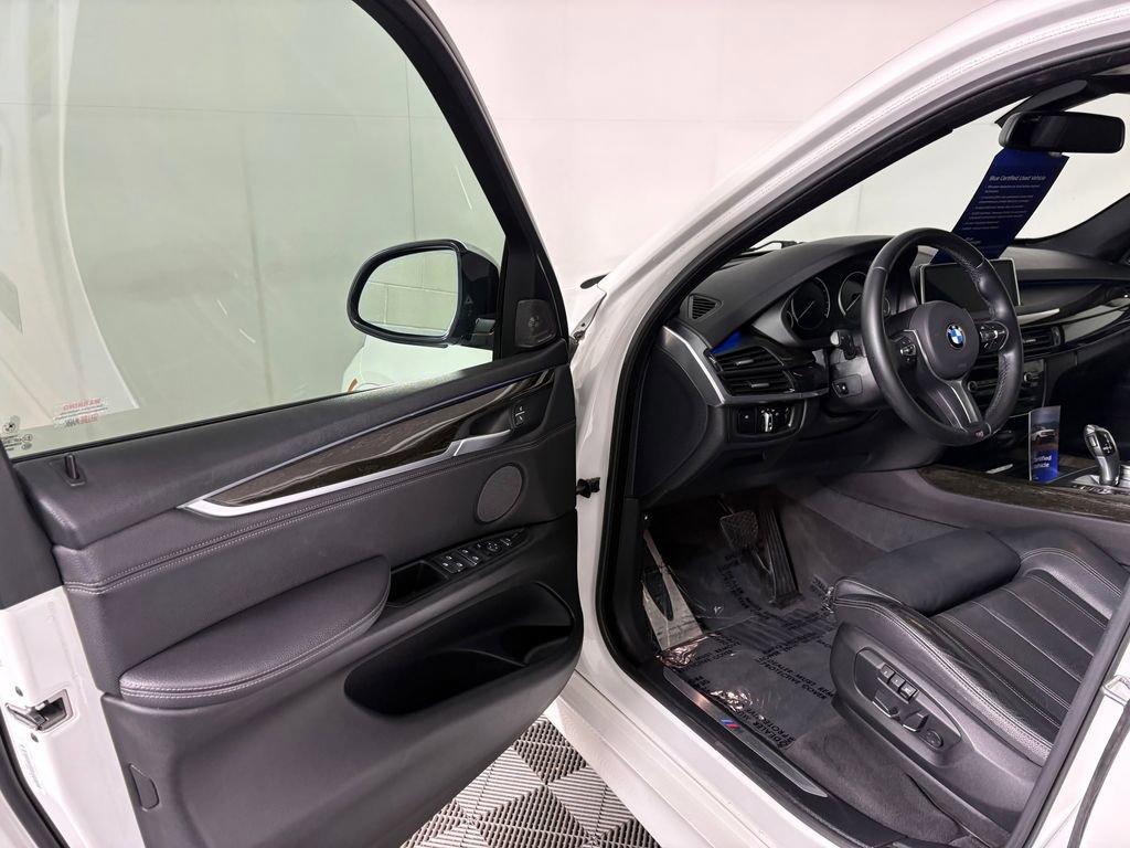 Used 2017 BMW X5 xDrive40e image 12
