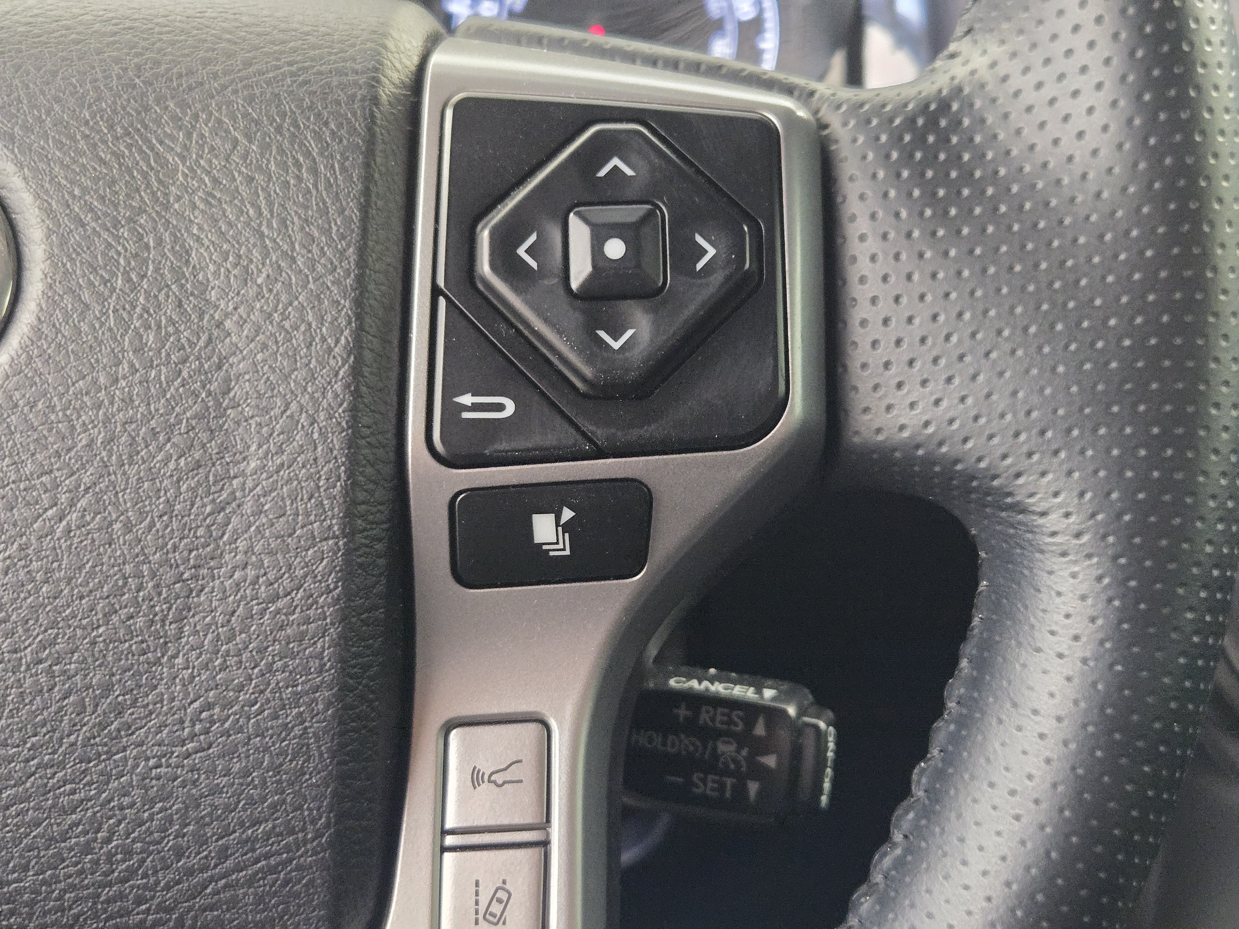 Used 2023 Toyota 4Runner SR5 Premium w/ Moonroof Package AWD/4WD image 29