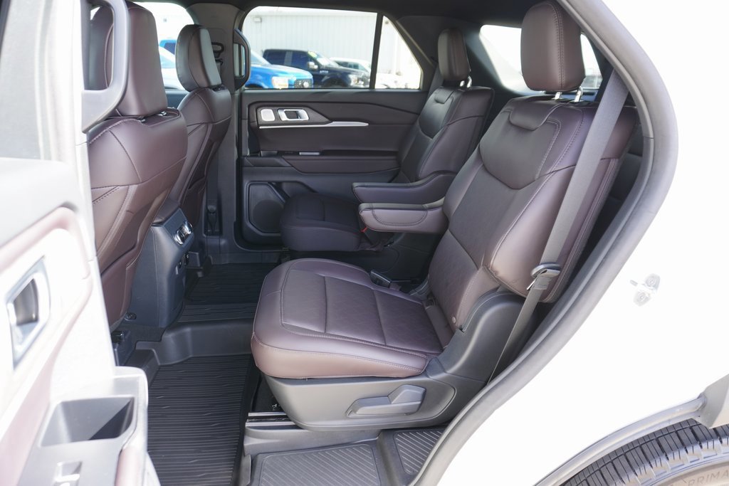 Certified 2025 Ford Explorer Platinum image 19
