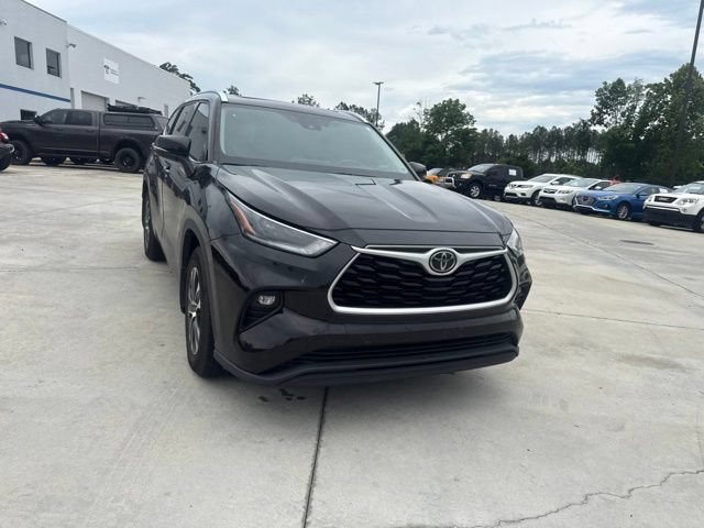 Used 2021 Toyota Highlander XLE FWD image 5