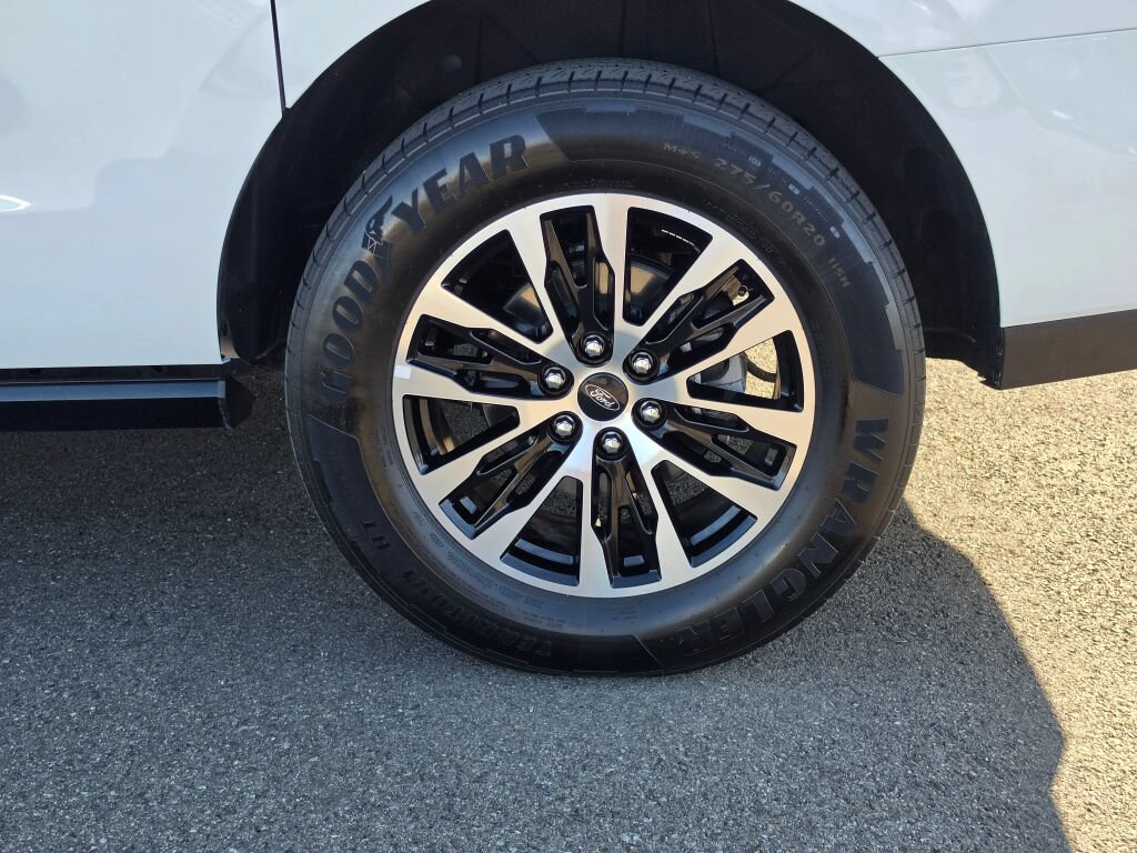 Certified 2025 Ford Expedition Max Platinum AWD/4WD image 9