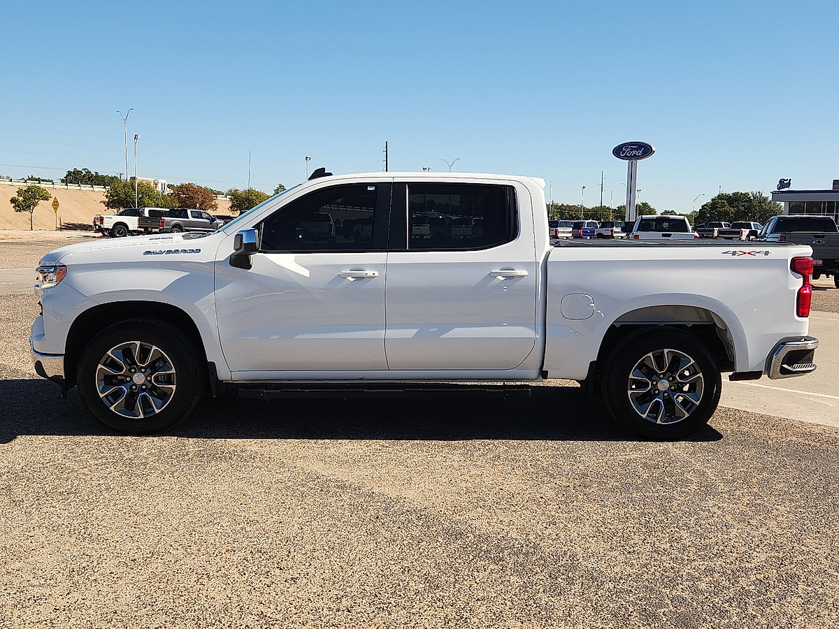 Used 2026 Chevrolet Silverado 1500 LT w/ Leather Package AWD/4WD image 2