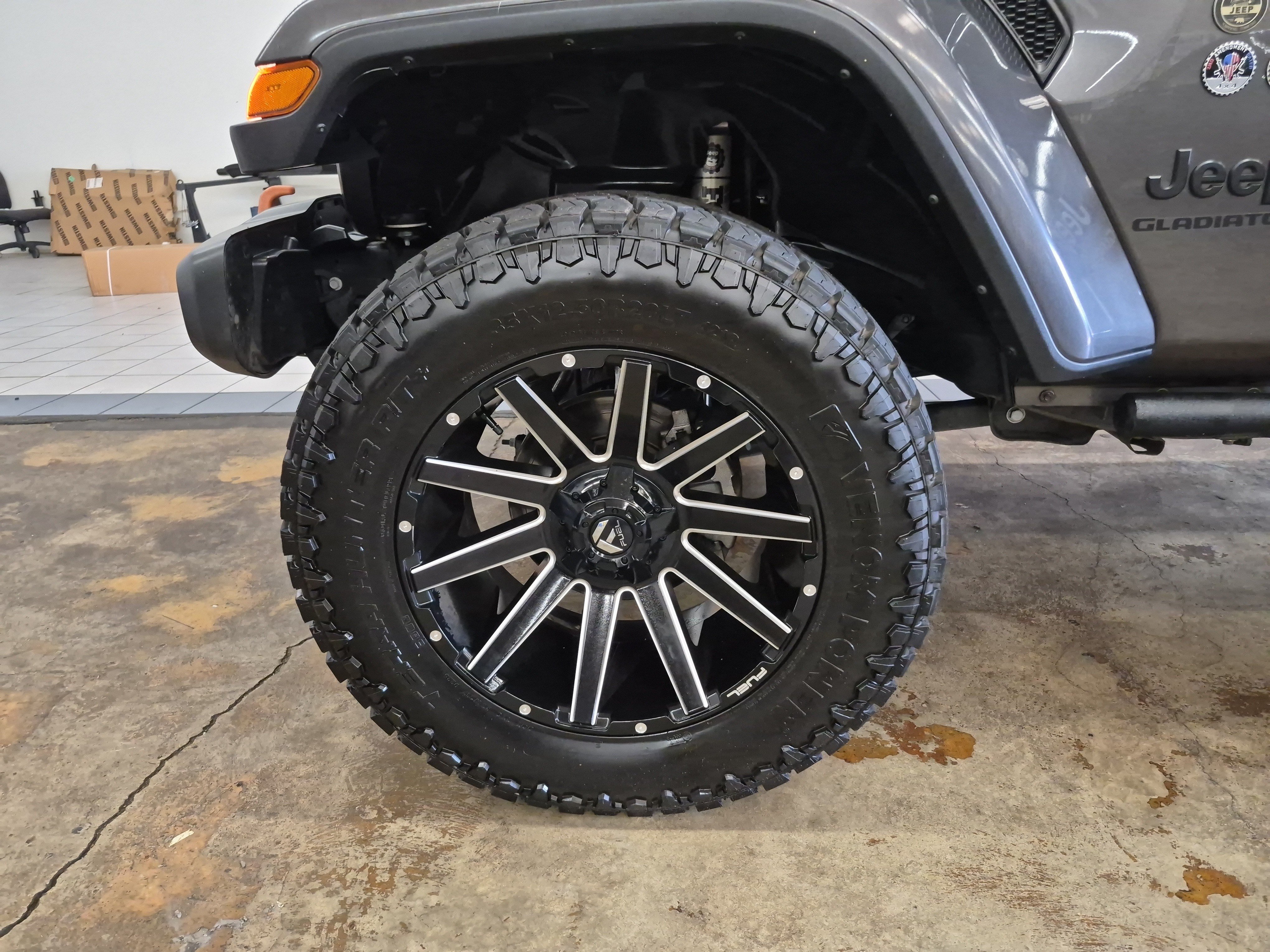 Used 2022 Jeep Gladiator Sport AWD/4WD image 10