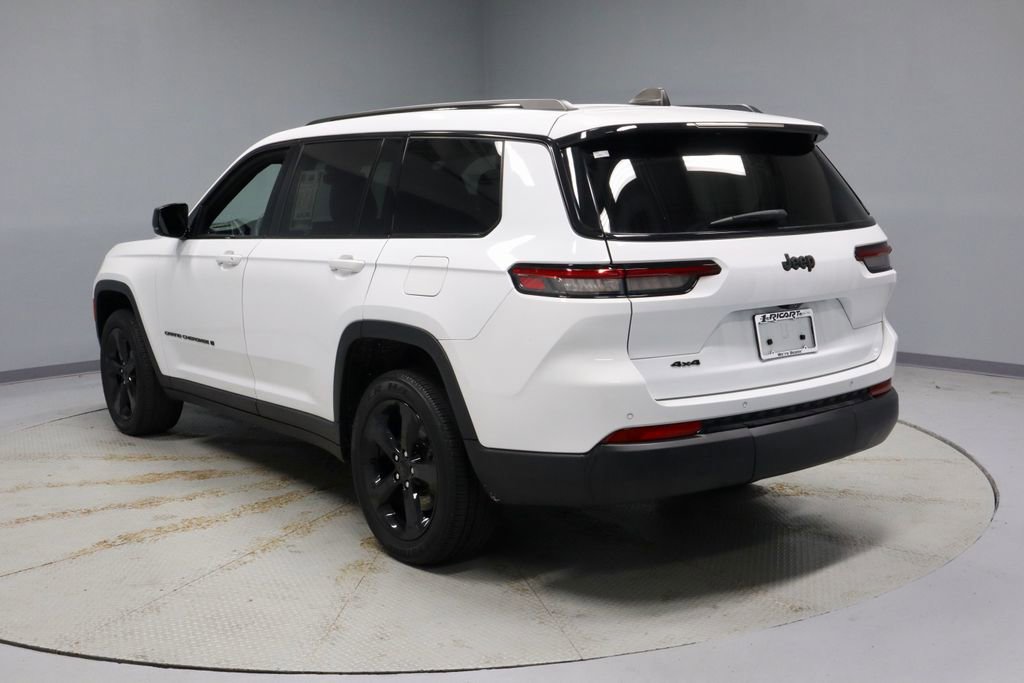 Used 2023 Jeep Grand Cherokee L Laredo AWD/4WD image 9