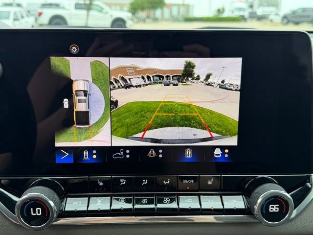 Used 2024 Chevrolet Colorado ZR2 w/ Technology Package image 16