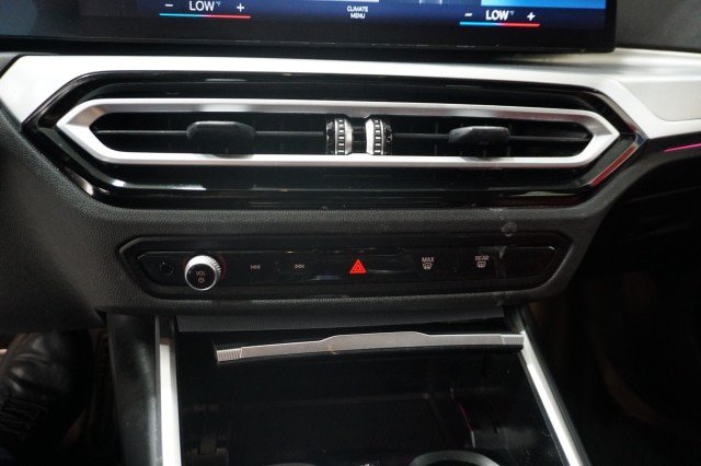 Used 2023 BMW 330i Sedan w/ M Sport Package RWD image 25