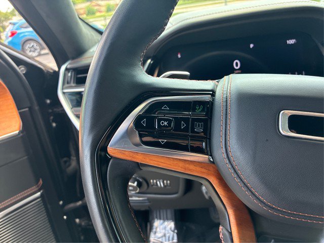 Used 2022 Jeep Grand Cherokee Summit AWD/4WD image 23