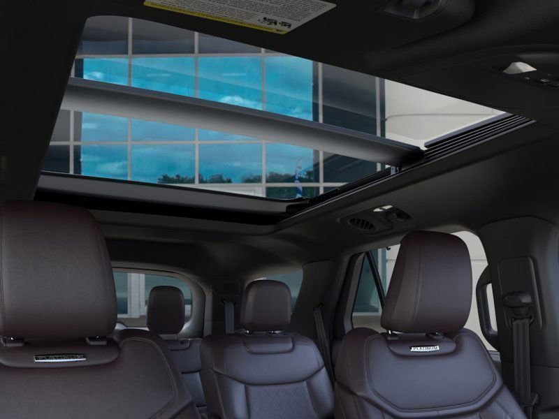 Certified 2025 Ford Explorer Platinum image 22