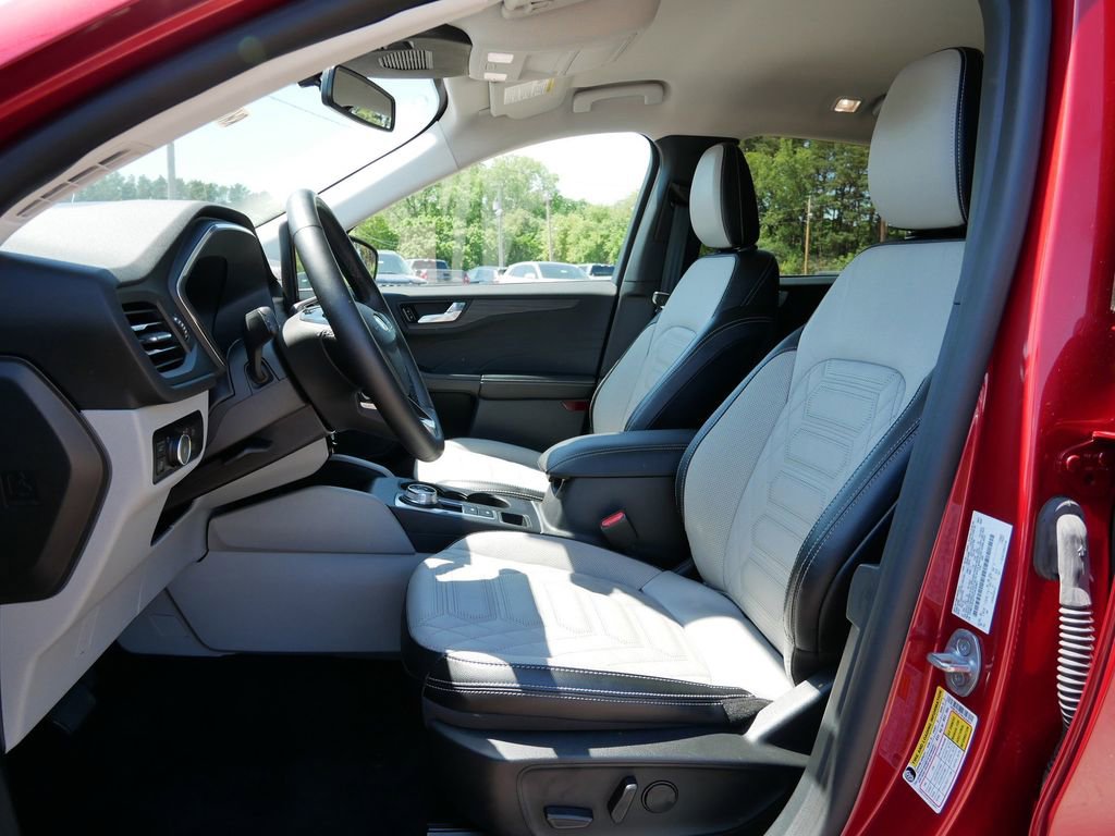 Certified 2023 Ford Escape Platinum w/ Premium Technology Package AWD/4WD image 14